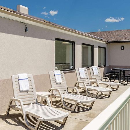 מערב ספרינגפילד Comfort Inn & Suites מראה חיצוני תמונה