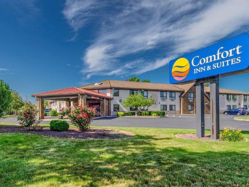 מערב ספרינגפילד Comfort Inn & Suites מראה חיצוני תמונה