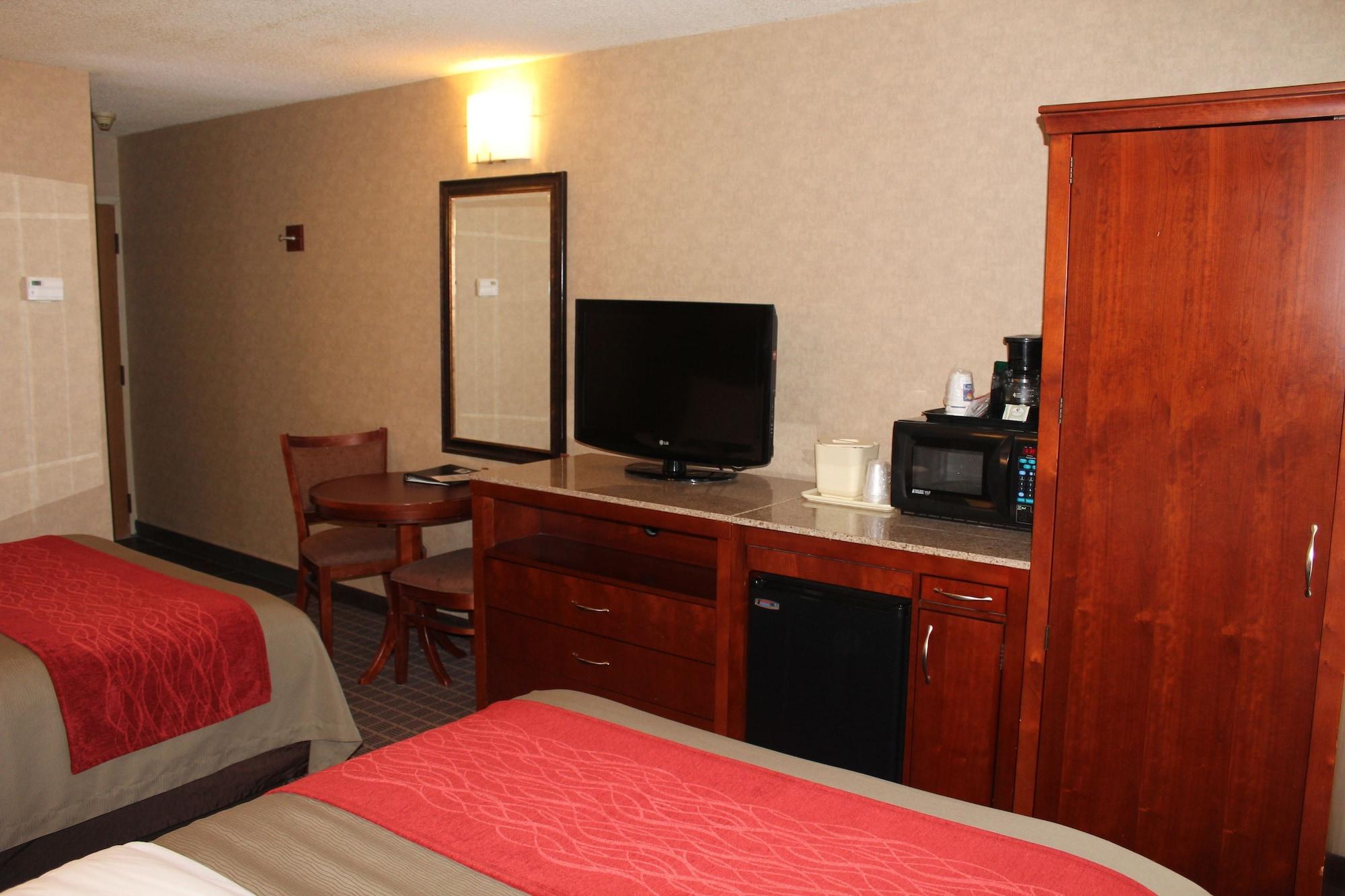 מערב ספרינגפילד Comfort Inn & Suites מראה חיצוני תמונה