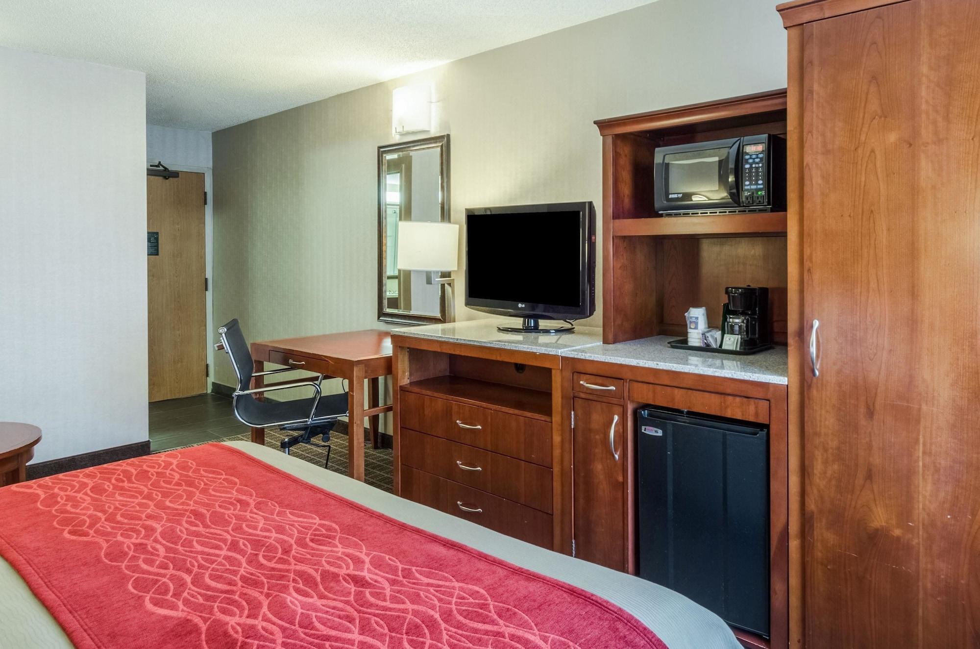 מערב ספרינגפילד Comfort Inn & Suites מראה חיצוני תמונה