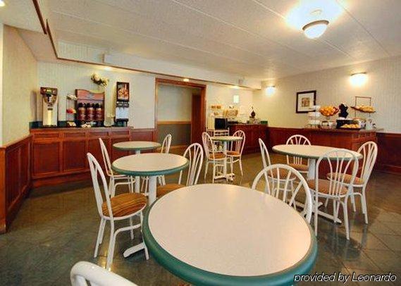 מערב ספרינגפילד Comfort Inn & Suites מראה חיצוני תמונה