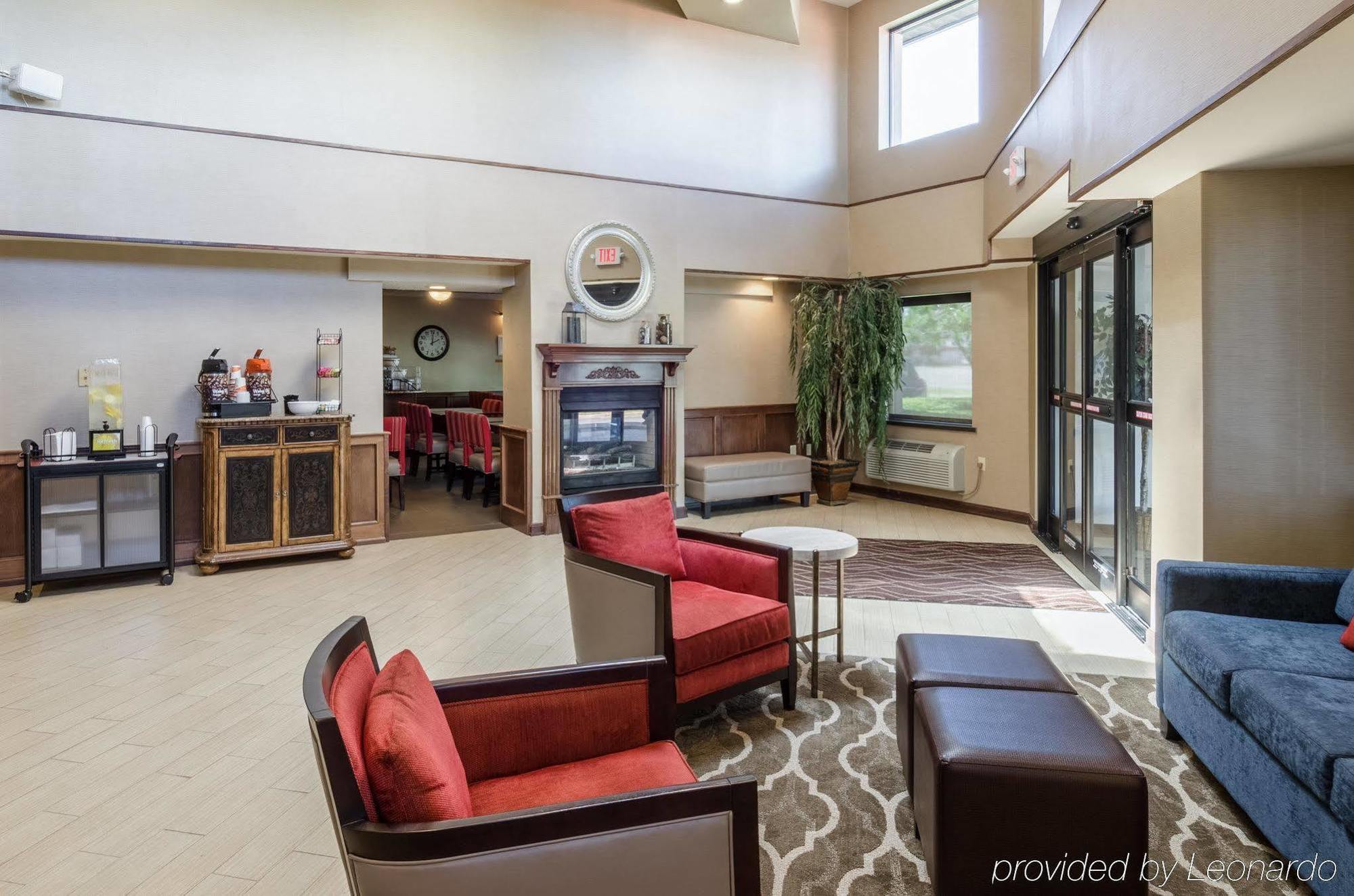 מערב ספרינגפילד Comfort Inn & Suites מראה חיצוני תמונה