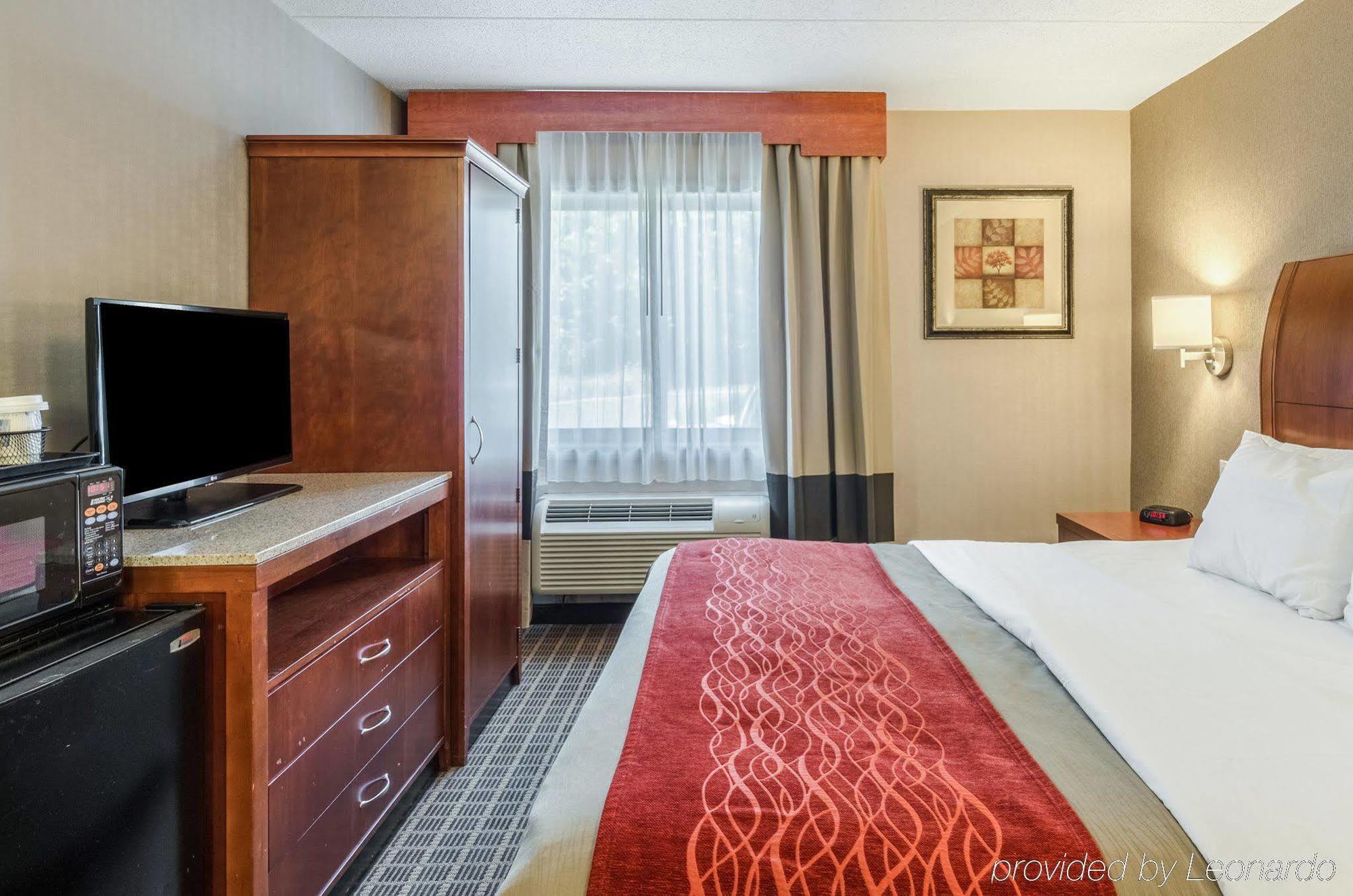 מערב ספרינגפילד Comfort Inn & Suites מראה חיצוני תמונה
