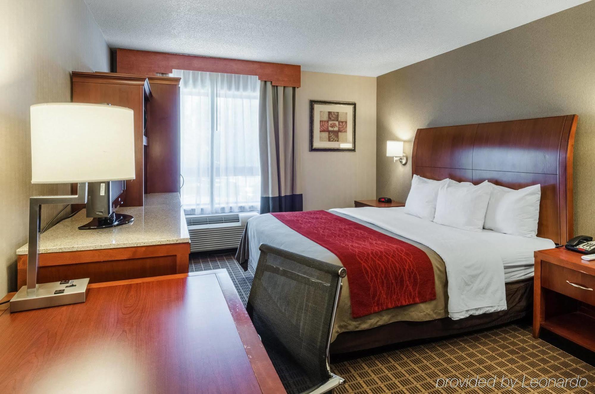 מערב ספרינגפילד Comfort Inn & Suites מראה חיצוני תמונה
